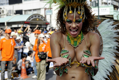 第28回浅草サンバカーニバル、50万人が見物