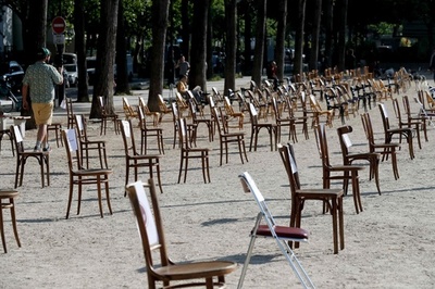 フランス、6月2日からカフェ解禁 国内移動制限も撤廃