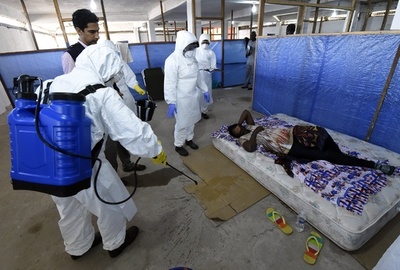 元患者の協力で現実感、エボラ治療訓練施設　リベリア