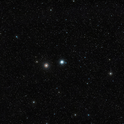 青く輝く球状星団M30