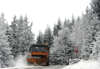 複数の自動車事故や停電3万世帯、欧州各地で豪雪被害広がる - ドイツ