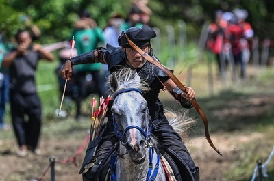 いにしえの弓馬術、スポーツとしてマレーシアで人気復活