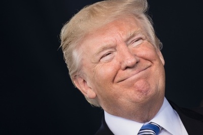 トランプ氏、情報当局幹部2人にロシア疑惑否定を要請 米紙報道