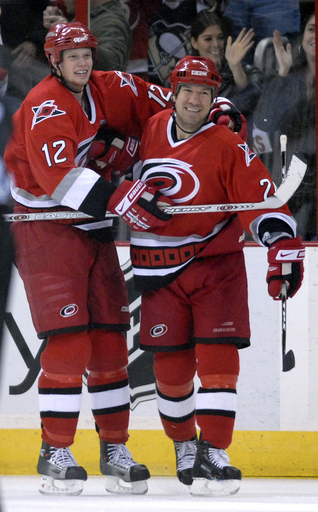 ＜06-07NHL＞ハリケーンズ ウォーカーの決勝ゴールでペンギンズを撃破 - 米国