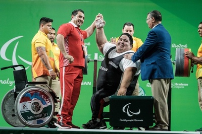 リオ・パラリンピック、パワーリフティングで世界新 史上初300キロ超え