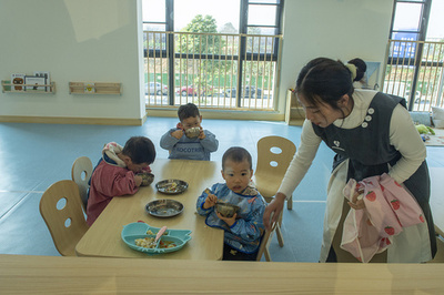 中国の託児所が受け入れ可能な3歳以下乳幼児の数 人口1000人当たり4.5人へ