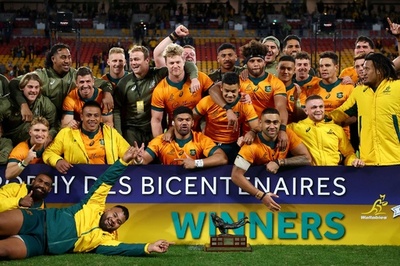 14人のワラビーズ、終盤のPGでフランスに競り勝つ