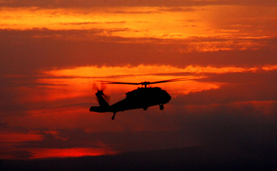 ブラックホーク2機がバグダッド北部で墜落、5人死傷