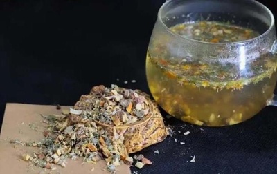 中国成都 「中医薬ドリンク」が伝統医学ブームの火付け役に