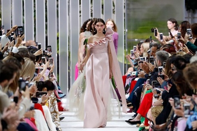 「ヴァレンティノ」18年春夏