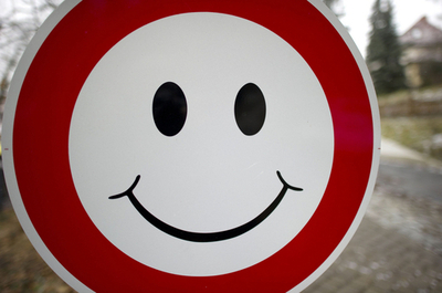 ニッコリ笑って「進入禁止」