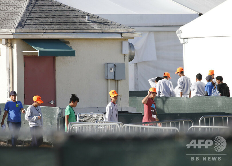 米トランプ政権の移民親子引き離し、中止命令後も900人以上 人権団体