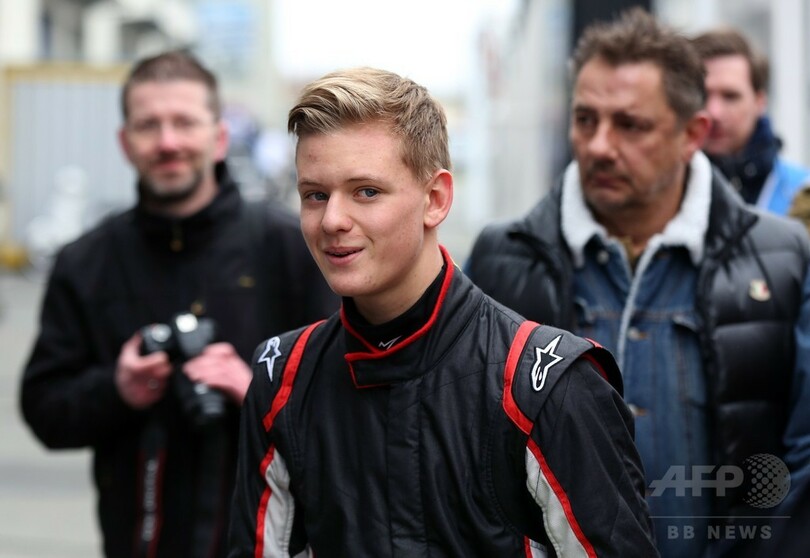シューマッハ氏の息子のドイツF4テストにメディアが殺到