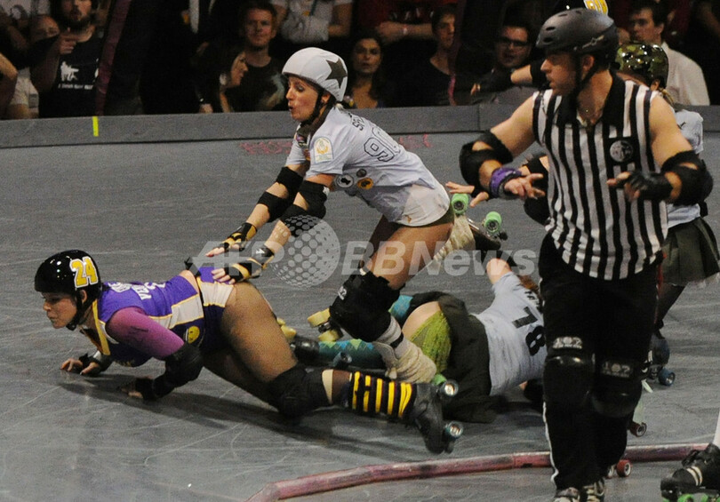 女子の熱き闘い、ローラーダービー 米国