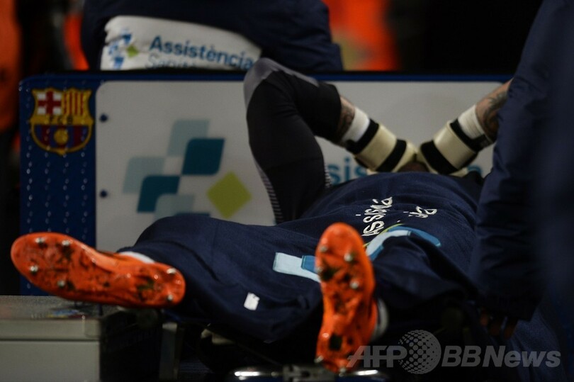 バルサの守護神バルデスが重傷、W杯出場も絶望的