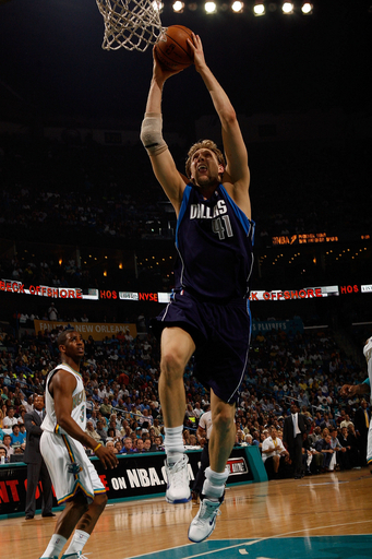 ホーネッツ クリス・ポールの活躍でマーベリックスに連勝 写真14枚