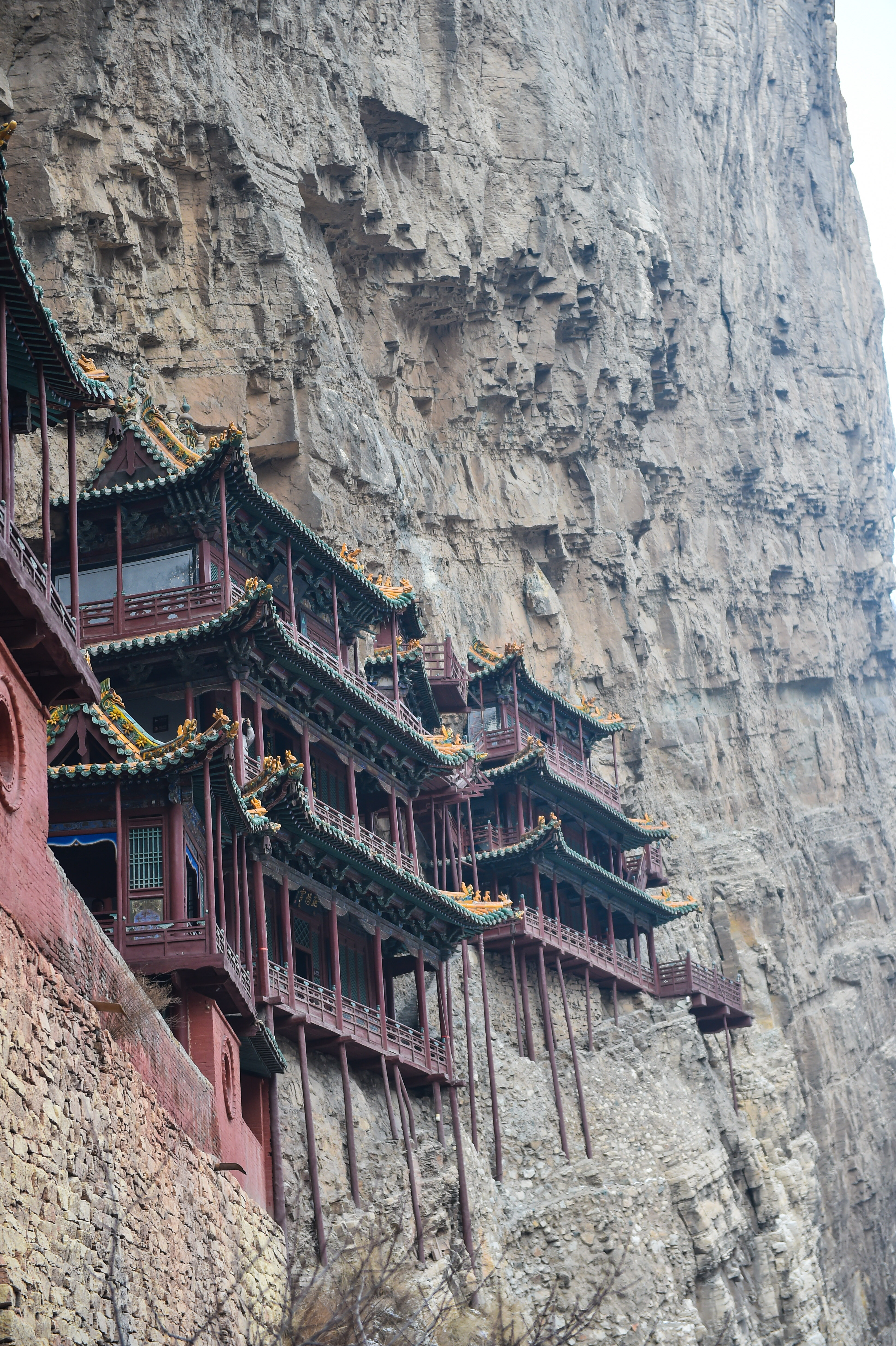 まさに壮観 断崖絶壁に建てられた 懸空寺 をゆく 中国 山西省 写真14枚 国際ニュース Afpbb News