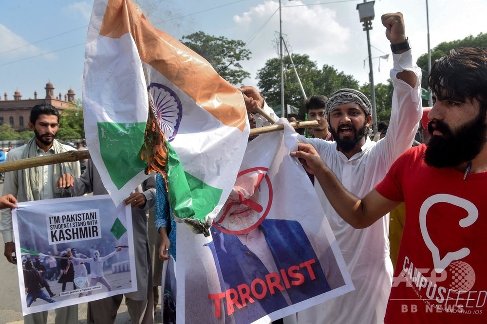 パキスタン、インドとの外交関係格下げ カシミール問題めぐり 写真8枚 国際ニュース:AFPBB News