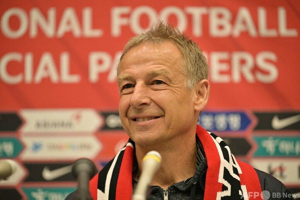 クリンスマン新監督が韓国到着 「目標はアジア杯優勝」と意気込み 写真