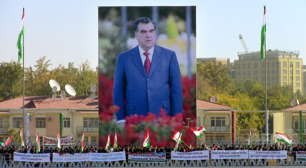 「理解不能」な言葉使った記者に罰金、タジキスタン 写真1枚 国際ニュース:AFPBB News