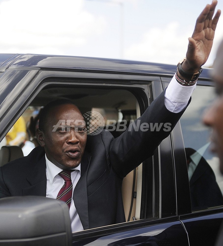 ケニア最高裁、ケニヤッタ氏の大統領当選を確認 写真2枚 国際ニュース:AFPBB News