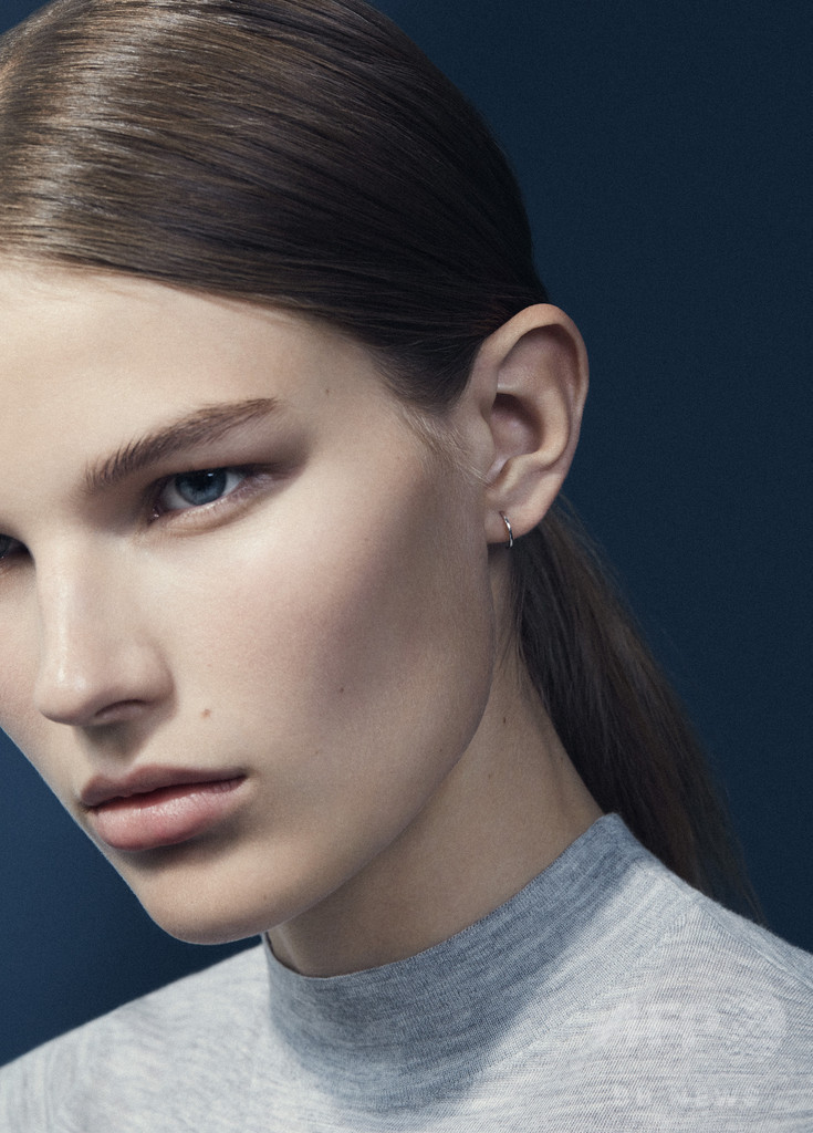 「COS」2016年ホリデー ウィメンズ＆メンズコレクション