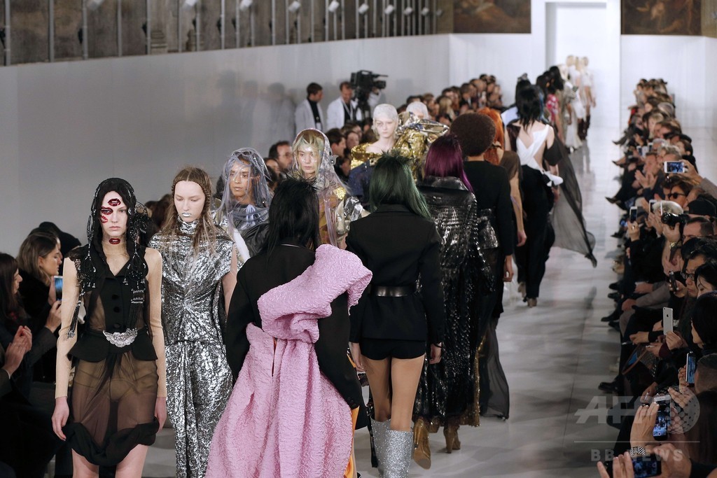 「メゾン マルジェラ」16年春夏オートクチュール