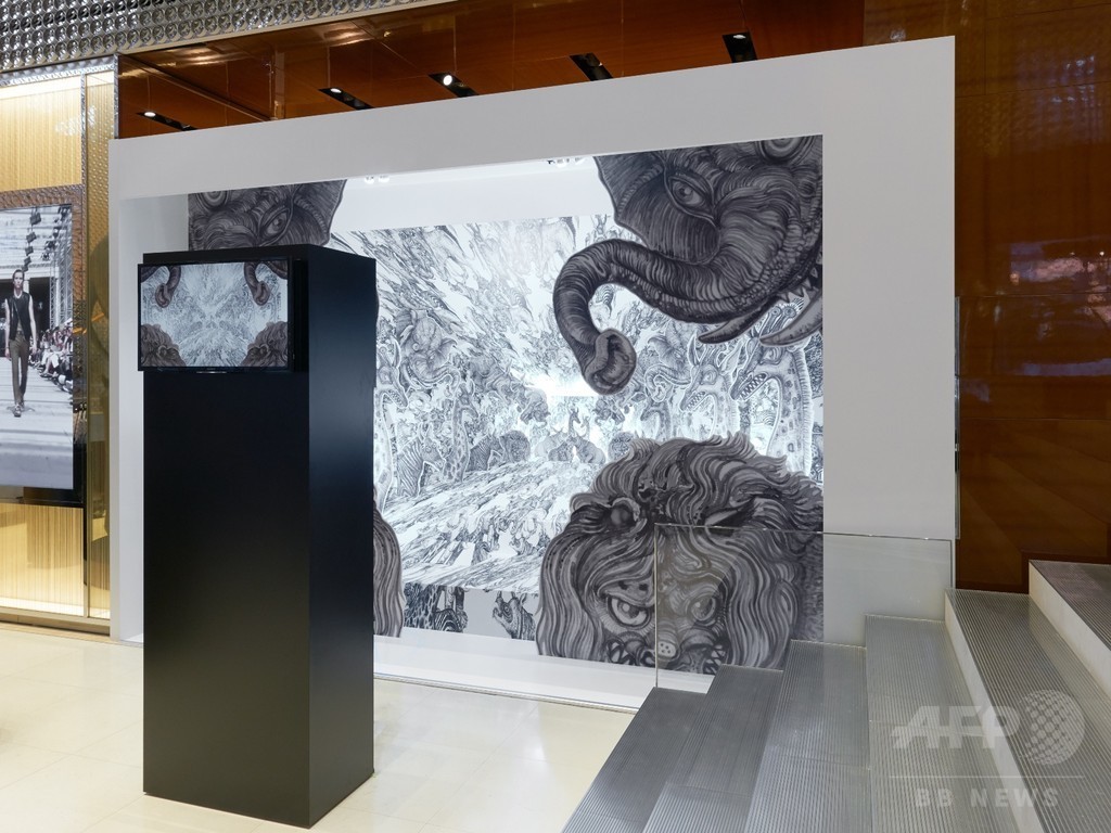 「ルイ･ヴィトン」六本木ヒルズ店に期間限定のアートな空間が誕生
