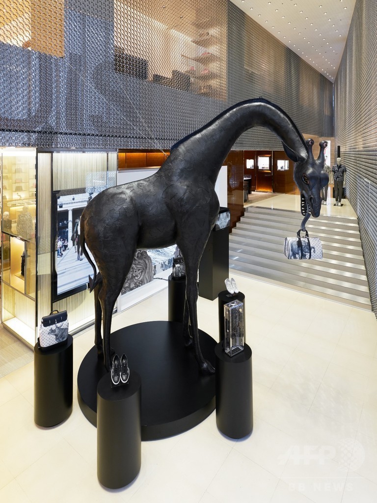 「ルイ･ヴィトン」六本木ヒルズ店に期間限定のアートな空間が誕生