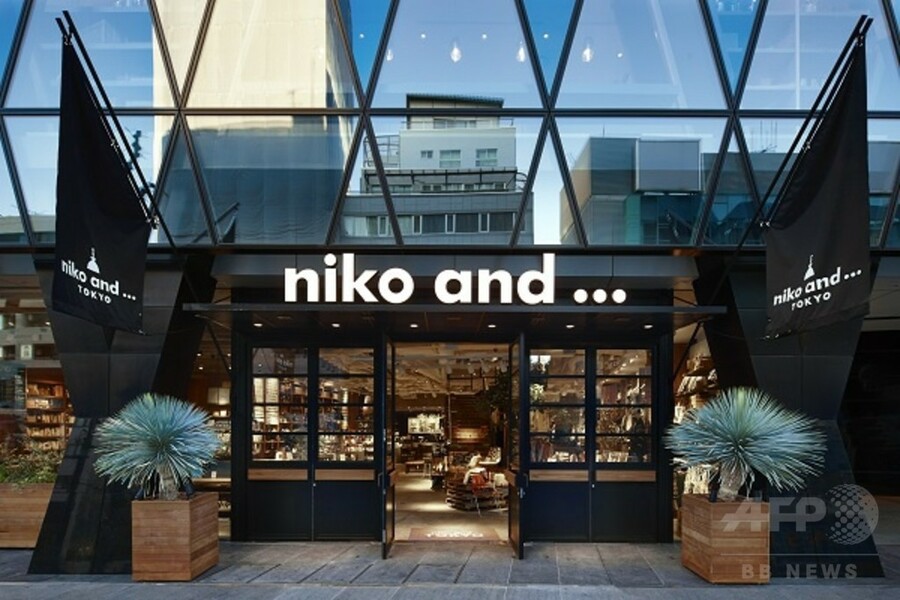 梅雨に負けないレイングッズをセレクト、「niko and …」旗艦店でイベント開催
