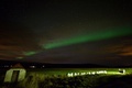 アイスランド北部のアークレイリ東部にある滝の近くの農場上空で観測されたオーロラ（2018年10月14日撮影）。(c) Mariana SUAREZ / AFP