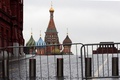 ロシア首都モスクワ郊外のコンサートホールが銃撃された翌日、閉鎖されている赤の広場（2024年3月23日撮影）。(c)TATYANA MAKEYEVA / AFP