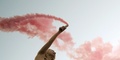 ウクライナの女性権利団体「FEMEN」のメンバーらが26日、世界経済フォーラム（World Economic Forum、WEF）年次総会（ダボス会議）が開催されているスイスのダボス（Davos）に姿を現し、ダボス会議に対する抗議活動を行った（2013年1月26日撮影）。(c)AFP/JOHANNES EISELE