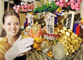 都内で展示された、オーストリア造幣局が鋳造した「ウィーン金貨20オンス」（2009年10月28日撮影）。(c)AFP/Yoshikazu TSUNO