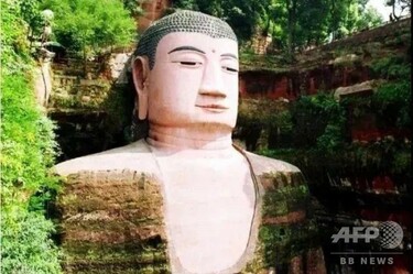 世界遺産の「楽山大仏」 修復で美白のイケメンに？ 中国・四川 写真4枚