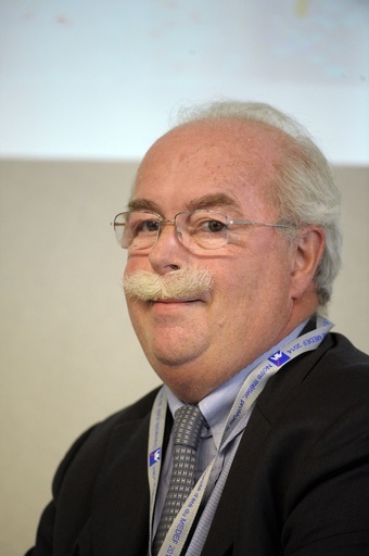 仏トタルCEOが事故死、モスクワで航空機が除雪車と衝突