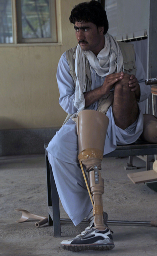 赤十字社の義足提供プロジェクト、アフガニスタン