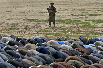 【今日の1枚】監視下でささげる雨乞い アフガニスタン