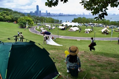 中国のＺ世代でキャンプブーム 経済力向上 「手ぶら」豪華キャンプも