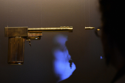 ジェームズ・ボンドの50年を振り返る展覧会、ロンドンで開幕