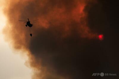 韓国の山火事、夜間に勢い増す 乾燥・強風で鎮火に苦戦
