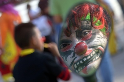 エルサルバドルで「笑いの祭典」、中南米の道化師大集合