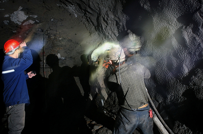 中国・山西省の炭鉱で浸水事故、153人閉じ込められる