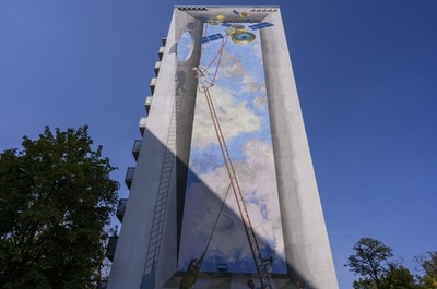 旧東ドイツの集合住宅「プラッテンバウ」を塗り替える、アート事業の挑戦