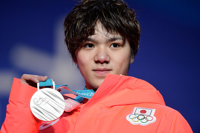 宇野昌磨に銀メダル授与、平昌五輪フィギュアスケート男子