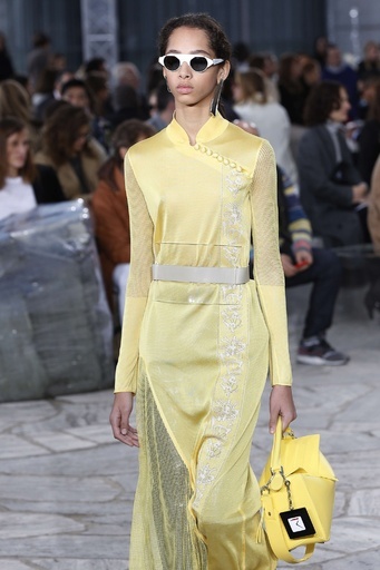 「ロエベ」16年春夏コレクション