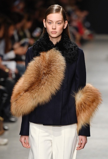 「ギ・ラロッシュ」17/18年秋冬