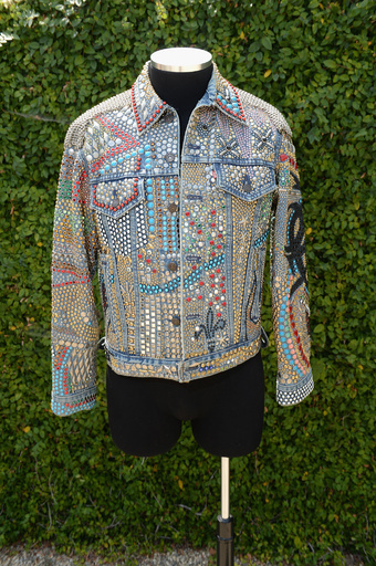 マイケル・ジャクソンが生前使用した衣装、デザイナー宅で公開