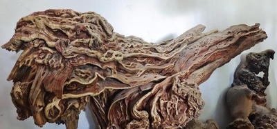 自然の美と人間の知の結合 中国「根彫」の魅力