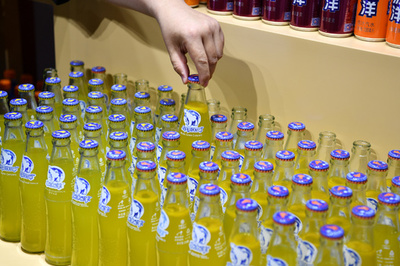 中国で国産炭酸飲料が再ブレーク 健康志向、国潮ブームの流れに乗る